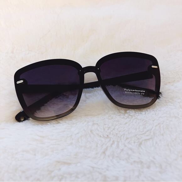 Giselle Black Oversized Cat Eye Sunglasses - Picture 2 of 11